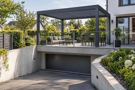 Pergola över källare eller underjordiskt garage